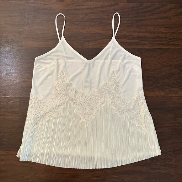 Express white accordion front v-neck tank top size M NWT - Picture 6 of 11